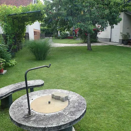 In - Balaton 43120 Apartman *